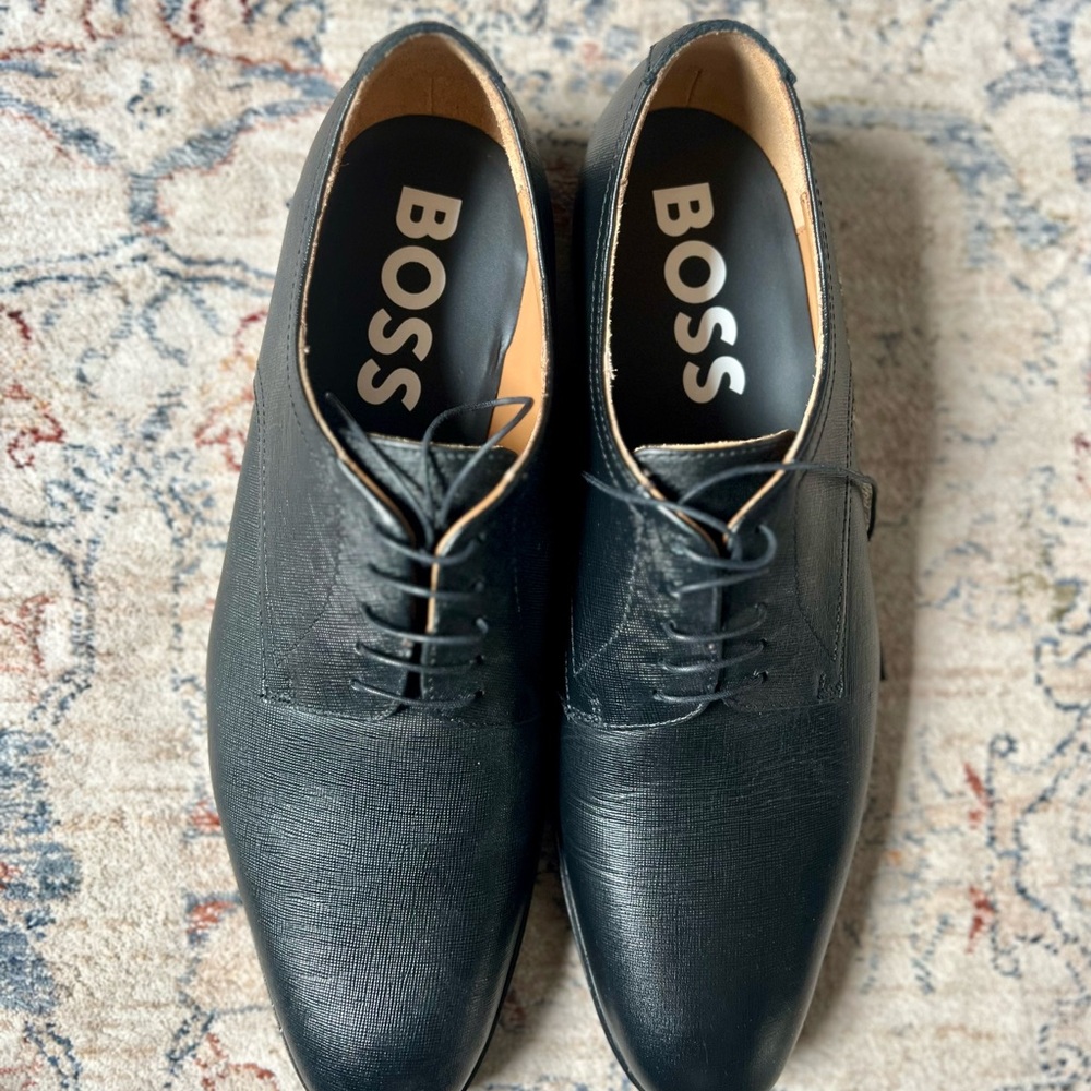 Boss Men's Modern Derby black textured leather dress shoes 11